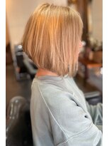 ヌーベルヴァーグ(Nouvelle Vague)&nbsp;大人可愛い20代30代40代丸み前下がりボブ