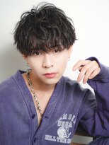 アルファ 新宿(alpha)&nbsp;フェザーパーマ/ブルーブラック/刈り上げセンターパート[新宿]