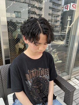 スキル(SKILL) 波巻きセンターパート　福岡メンズパーマ