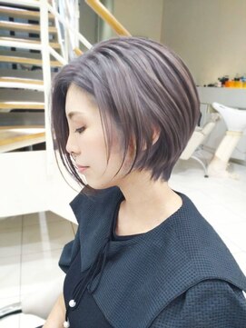 ハイストリートヘア(High street Hair) 耳掛けショートボブ×アッシュブラウン+ハイライト