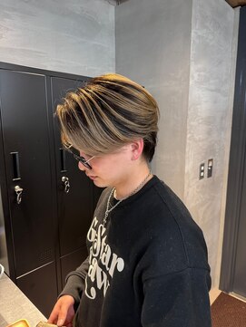 トゥイン 八王子(TWIN) メンズブリーチカラー センターパート 八王子駅 MENS