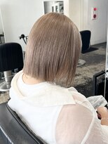 ココ 原宿(KOKO)&nbsp;黒髪小顔クラゲヘアーオリーブグレーココアベージュボブ