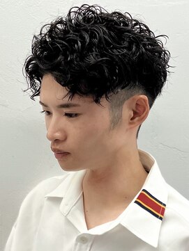 メロウ(me'lou) 《me’lou》スパイラルパーマ×メンズショート