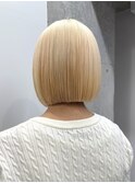 ハイトーン切りっぱなしショートボブミルクティーピンクベージュ