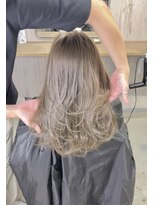 ジゼル 中津大分(GiseL)&nbsp;レイヤーカット　海外風レイヤー　透明感グレージュカラー