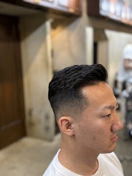 ドルクス 上野店(Dorcus) アイロンパーマスキンフェード