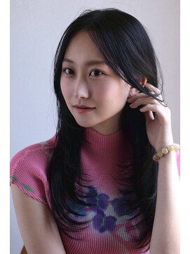 スリーアン(THREE ann.) フェミニンナチュラルレイヤー