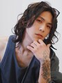 ビカム 名駅(become) 緩めのスパイラルと毛流れで色気×清潔感あるミディアムヘア