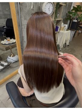 ララク(RARAQ) 極艶美髪矯正｜髪質改善×縮毛矯正で叶える上質ストレート