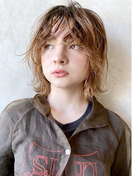 アイティー バイ アルバム 浦和店(IT by ALBUM) シンプル外ハネ_エアリーミディショートパーマ_67946