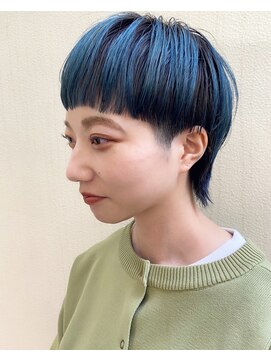 レコ 渋谷(LECO) ラインを感じるマッシュウルフに地毛を生かしたブルーヘア