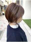 大人可愛い20代30代40代ハイライトベージュ丸みショートボブ