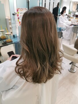 クオーター(QUARTER) 外国人風ベージュアッシュ