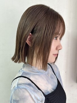 ヒビヲ(HIBIO) ショートボブ切りっぱなしベージュカラーダブルカラー20代30代