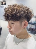 ナチュラルスペインカールブラウンツーブロック