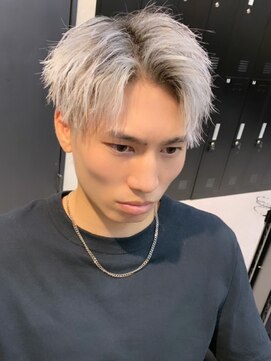 アッドバイケーツー 心斎橋(add by k-two Men's) センターアップバング/メンズカット/ホワイトシルバー/ブリーチ
