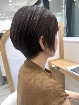 アドラーブル ココロ 新潟(adorable CoCoLo) 秋色艶感ショートボブ◎30代40代前髪あり小顔ひし形