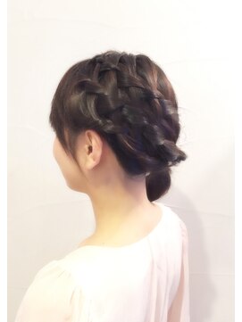 ドルーチェ(Doluce) 編み込みデザインアレンジ