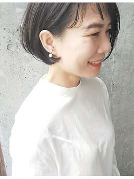 ラビリンス(Labyrinth) 耳かけミニボブ×斜めバングイメチェンヘアカタログ
