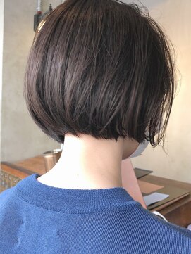 ロジッタ(ROJITHA) 20代30代40代 人気のワンレン前下がりショートボブ【ROJITHA】