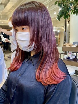 アクアオモテサンドウ(ACQUA omotesando) △ブリーチありグラデーションカラー裾カラーレッドウルフカット