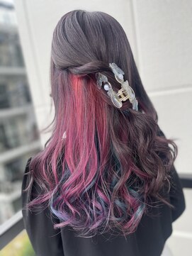 ラビス 浦和(Lovis) グレーベージュ/レイヤーロング/アッシュカラー/前髪パーマ/浦和