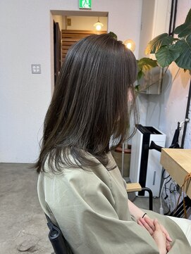 ソエル(Soell) 髪質改善 レイヤーカット オリーブカラー ツヤ髪 30.40代女性