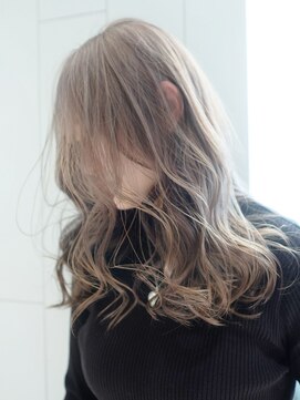 シオン(shion) ロングくびれヘア美髪韓国ヘアホワイトグレージュ_ba373861