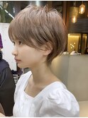 ショートヘアショートボブ白髪ぼかしハイライトカラーボブ