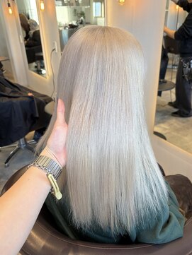 ケリーアン 太田(kelly.un) ホワイティーカラー／透明感カラー/艶感カラー