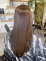 ラポール(Rapport)&nbsp;透け感あるオリーブベージュで美髪のロングレイヤー