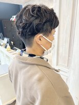 キャアリー(Caary)&nbsp;福山市Caary刈り上げショート立体感パーマツーブロックヘア