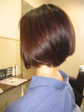 コアフィールフィス(COIFFURE fils) 【見附・今町】前下がりボブ