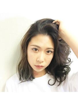 エイミー バイ ハセ(Aimee by HASE) グレージュロブ×かき上げ風大人スタイル