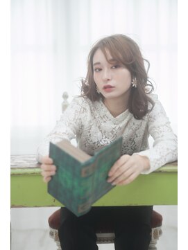 シエル(Ciel) 透明感のあるヌーディースタイル