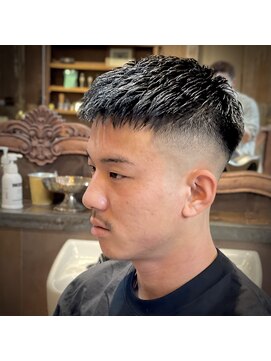 エルエー 大津店(L.A) スキンフェード　クロップ　アイロンパーマ