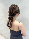 今人気のツインアレンジ♪結婚式ヘア、お呼ばれヘアに。