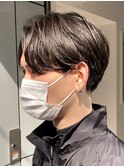 センターパートスパイラルパーマツーブロック刈り上げメンズヘア