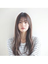 《縮毛矯正》・・・悩みを解決して”自然なストレート”に