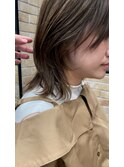 ミディアムレイヤーマッシュウルフカットひし形くびれヘア