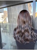 グレージュ切りっぱなしボブ前髪ありミニボブミルクティベージュ