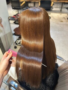 トリア(the tria) 【chika】艶ベージュ