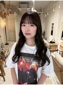 ニュアンスロングウェーブヘア　オリーブカラー
