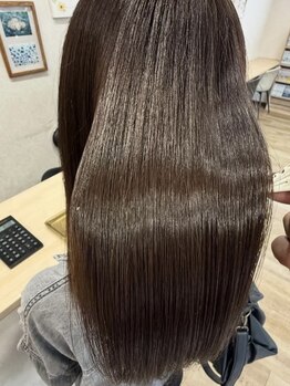 《ダメージケア特化サロン》髪の芯から補修し、潤いのある美髪へ。自宅でのケア方法もレクチャーします＊