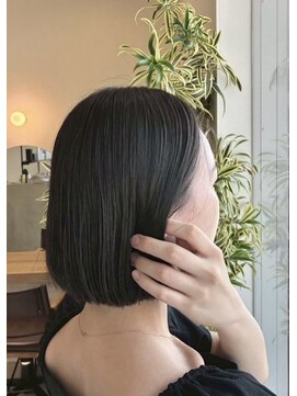 Asobi hair lab【アソビ　ヘア　ラボ】 切りっぱなしタイトボブ