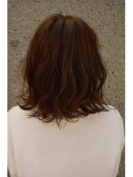 フェミニンボブ