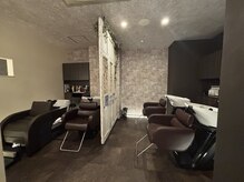 リズブリエ(Lis briller)の雰囲気(アンティークなモダンな雰囲気漂う落ち着き空間です。)