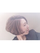 グランディール(Grandir)&nbsp;外国人風ハイライト、前下がりボブ