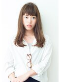 前髪パッツン魅力ロング