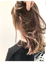 ワンズ(One’s)&nbsp;インナーカラー×ピンクベージュ